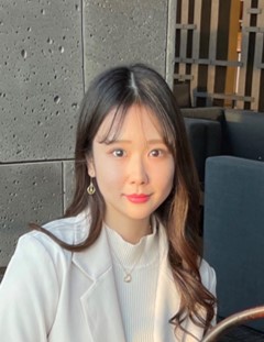 大学名：学習院大学
出身地：群馬県
ニックネーム：りお
趣味・特技：アニメ、海外ドラマ鑑賞、漫画（ジャンプコミックが好きです）、イタリアン巡り


入社に向けて一言！：少しでも早く仕事を覚え社会人として成長し、会社に貢献できるように頑張ります。皆さんよろしくお願いします！